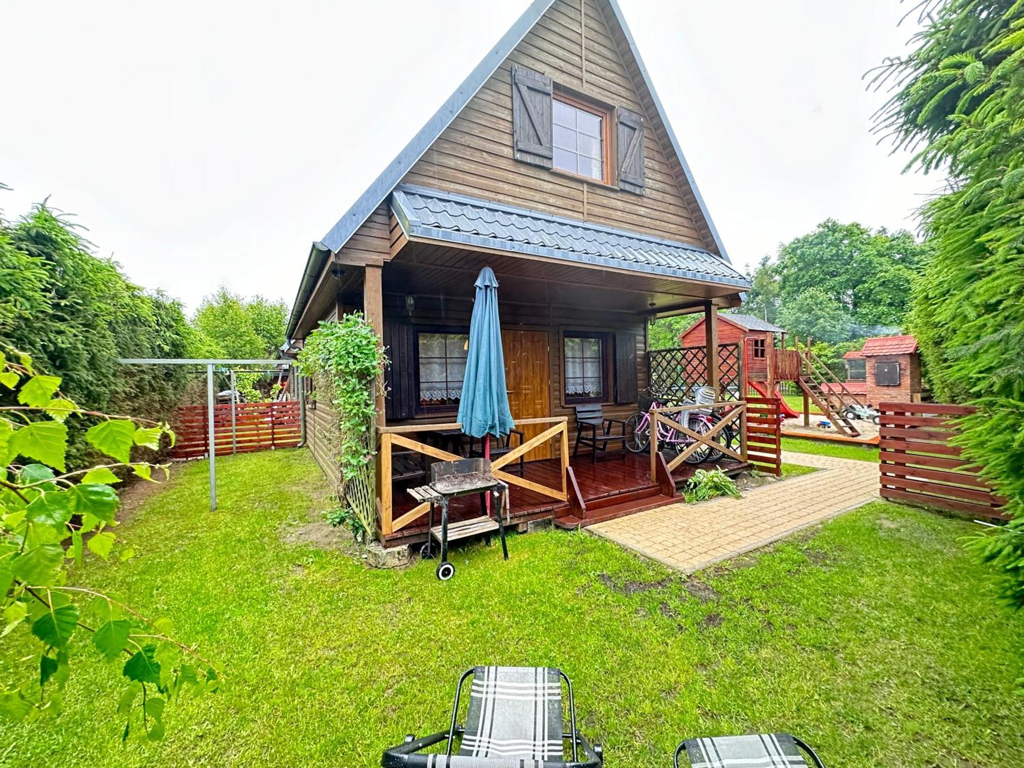 Caloroczne Domki Nad Morzem I Jeziorem Jezierzany Exteriör bild