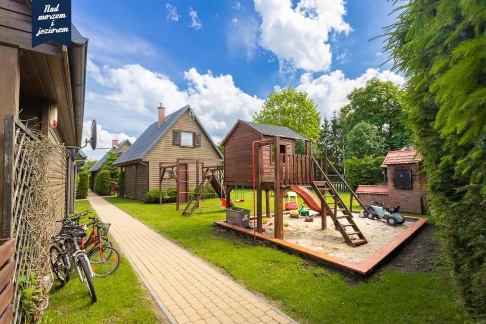 Caloroczne Domki Nad Morzem I Jeziorem Jezierzany Exteriör bild