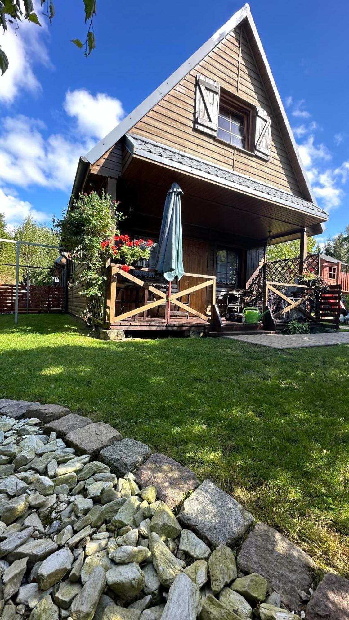 Caloroczne Domki Nad Morzem I Jeziorem Jezierzany Exteriör bild