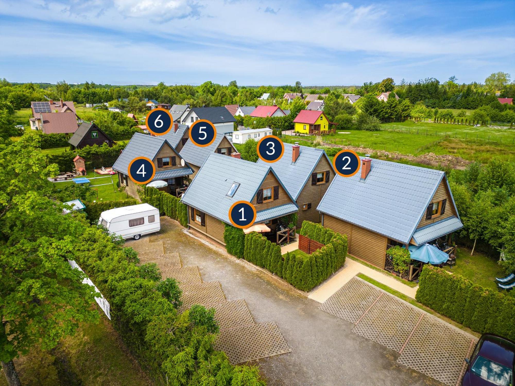Caloroczne Domki Nad Morzem I Jeziorem Jezierzany Exteriör bild
